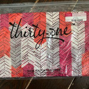 Thirty One Cinch Sac in Feathered Chevron Drawstring Backpack